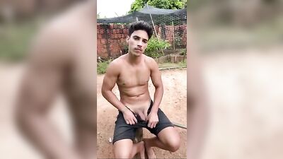 Gay Porn: Muscle Boys Go Wild in the Sunshine!