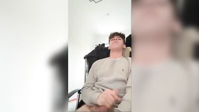 Hardcore Handjobs: He Helps Himself - 472