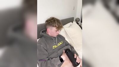 Tom Bakers Gay Porn Adventure: Exploring the limits of passion!