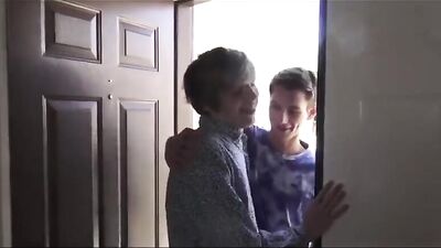 Threesome Frenzy with Room Fuck Buddies!!