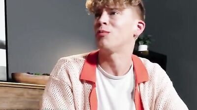 Gay Porn Relief: Muscle Boys Get Bareback