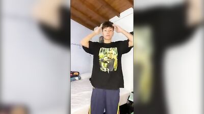 Young Latino Cumshots - Wanking Amateur Solo on Webcam!