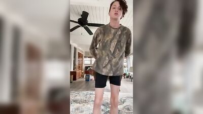 Young Twinks Gay Porn Adventure: Exploring Muscular Bodies and Cumshots!