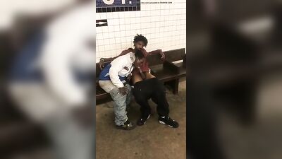 Sucking in NY Subway Station: Big Cocks Oral Adventures