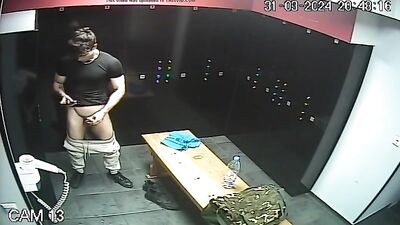 Caught in the Changing Room - Gay Porn Exposed!