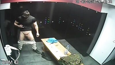 Caught in the Changing Room - Gay Porn Exposed!