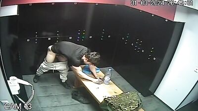 Caught in the Changing Room - Gay Porn Exposed!