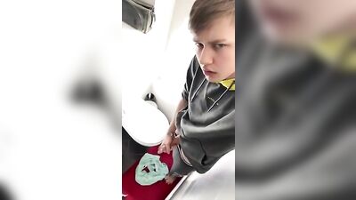 Young stud goes for a quick wank in the bathroom!