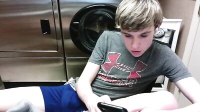 Twink Big Dicked Teen Cam Showup: Hardcore Gay Porn Action!