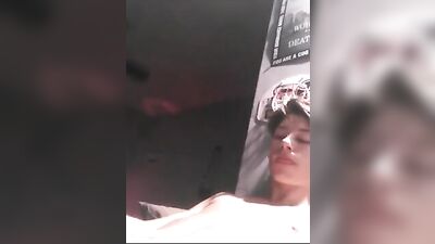 [Twit] [660] Cums a lot