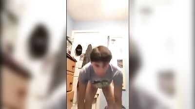 Naked Twink: Gay Porn Fitness Expert