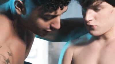 Snowy Twink Oral Cumshot Explosion: Muscle Boys in Action!