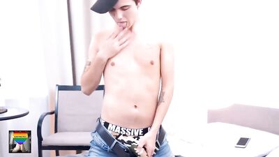 Golden Cum Shots: Solo Web-Cam Boys Wild Masturbation Adventure