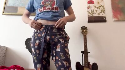 Aggressive Jerk-Off Twink Cumming Hard!