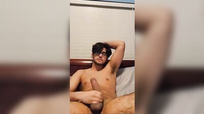 JACKING OFF ADORABLE NERDY COLLEGE STUDENT - A Gay Porn Delight!