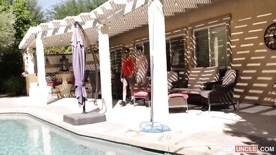 Outdoor Oral Adventure: Dads Pool Cleaning Becomes Steamy Gay Porn!