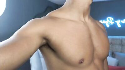 Cumming together: Latino muscle boys web-cam double cum