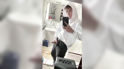 Mmm... Fresh Twink Cum: Felixs Morning Load!