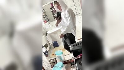 Mmm... Fresh Twink Cum: Felixs Morning Load!