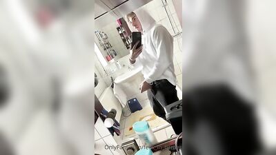 Mmm... Fresh Twink Cum: Felixs Morning Load!