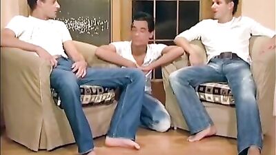 Oral Twink Threesome: Amateur Frat Guys Big Cocks Web-Cam Orgies!