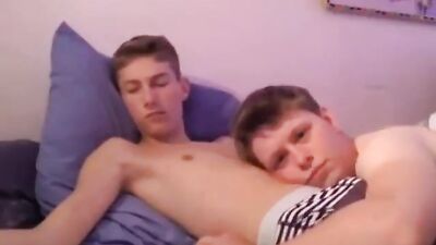 Cute Boyfriends Giving an Amazing Cam Show: Blond Boys with Big Cocks and Fun Oral Porn!