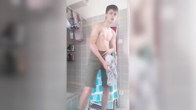 German Twink in the Shower: Muscle Boys Seduction