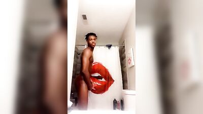 Treys Selfie Exhibition: A Gay Porn Video with a Narcissistic Twist!