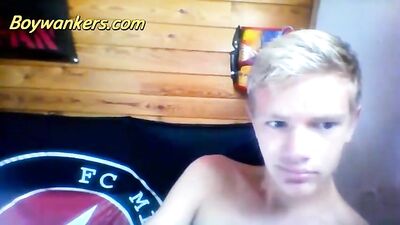 Cute Blonde Gets Fit for Solo Handjob Show!