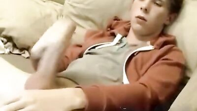 Longue Tige Amateur Web-Cam: Uncut Gay Porn Video!