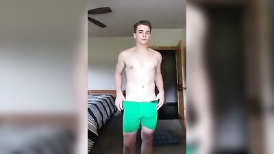 Mega Muscle Solo Show: Cutie Cum Shot!