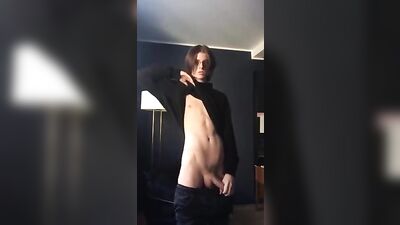 Posing Amateur Solo Web-Cam: I hope my parents stay out for a while longer...I still have plans. Do you understand?