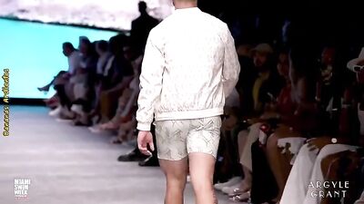 Muscle Men Desire: Argyle-Grant Passionate Connection