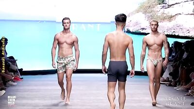 Muscle Men Desire: Argyle-Grant Passionate Connection