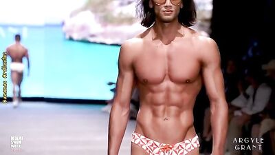 Muscle Men Desire: Argyle-Grant Passionate Connection