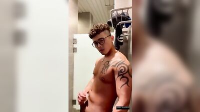 Asian Muscle Hunk Cumshots: Twink Thrills in Gay Porn Video!