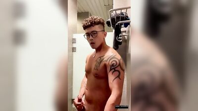 Asian Muscle Hunk Cumshots: Twink Thrills in Gay Porn Video!