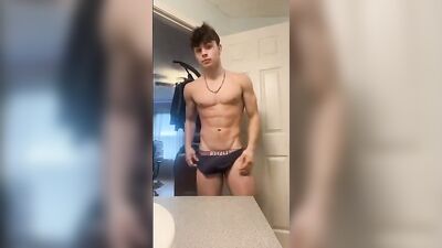 Dutch Muscle God Philip Shows Off His Gorgeous Body In The Nude!