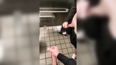 Gay Porn - Amateur Cumshots & Wanking! (190 characters)