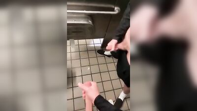 Gay Porn - Amateur Cumshots & Wanking! (190 characters)