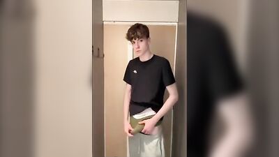 Maximize Your Cumming Experience with Skinny Twink Max!