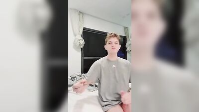 Soggy Twinkie Cum Shot Fun!