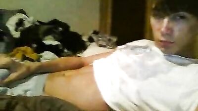 Young & Exposed - Web-Cam Cutie