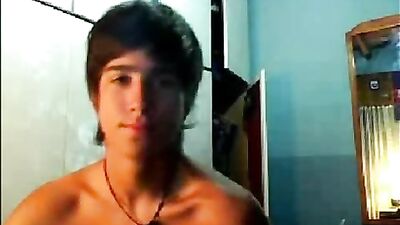 Young Webcam Hunk in Heat
