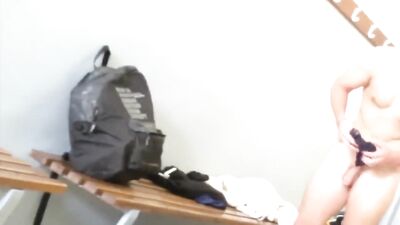 Gay Porn: Nude College Boys After Shower - Amateur Voyeur