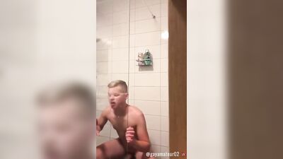 Hot Teen in Shower! Wet Blond Boys Porn - Gay XXX Action Amateur Cum Shots