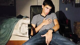 Gay Arab Hunk Jerks in New Webcam Cum Shot Video