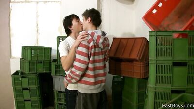 18 Twinks - First Time Blowjob
