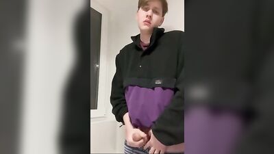 Czech Cutie Cums Fast: Rosy-Cheeked Amateurs Explosive Orgasm!