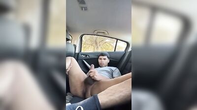 Gay Porn: Amateur Wanking and Hot Cumshot - XXX Action!